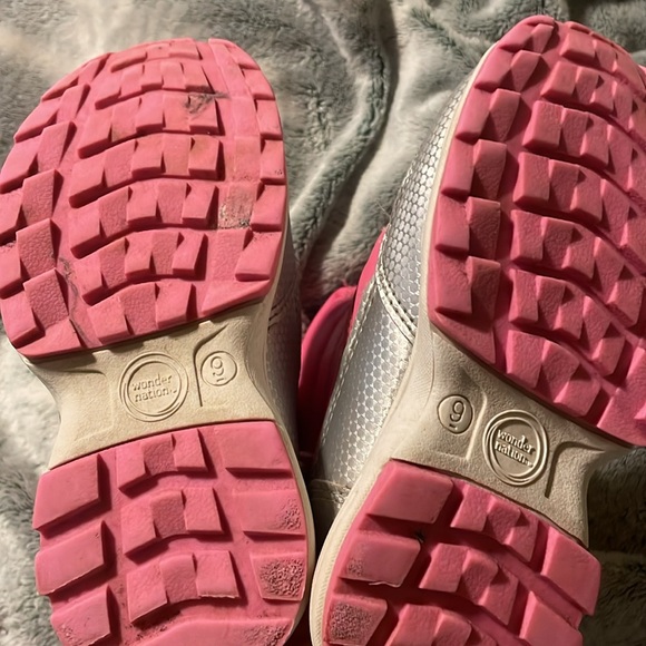 Snow boots, size 9 - Picture 4 of 4